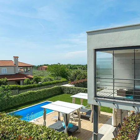 Modern In Novigrad With Pool *