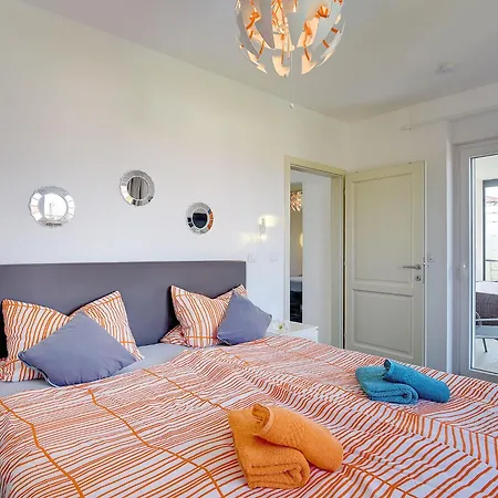 Modern In Novigrad With Pool