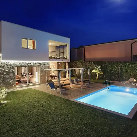 Modern In Novigrad With Pool * Bužinija
