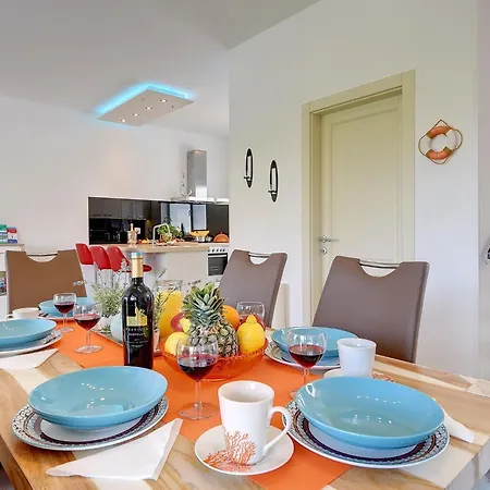 Modern In Novigrad With Pool *