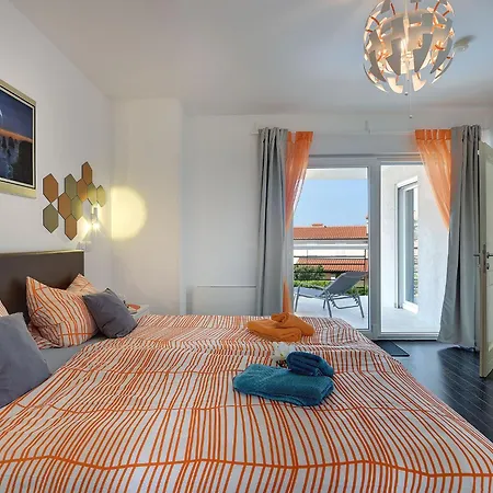 Modern In Novigrad With Pool Ferienhaus *
